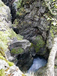 Ущелье в горах